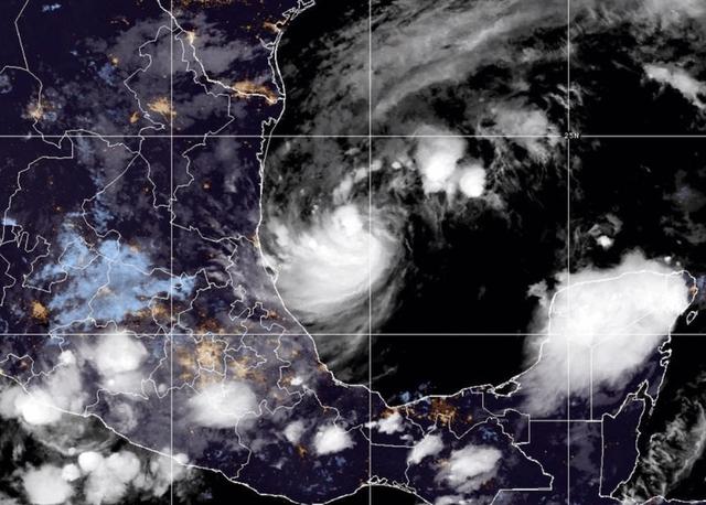 Hurricane Milton Tracker